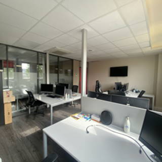Bureau privé 22 m² 6 postes Coworking Rue Marcel Mérieux Lyon 69007 - photo 4